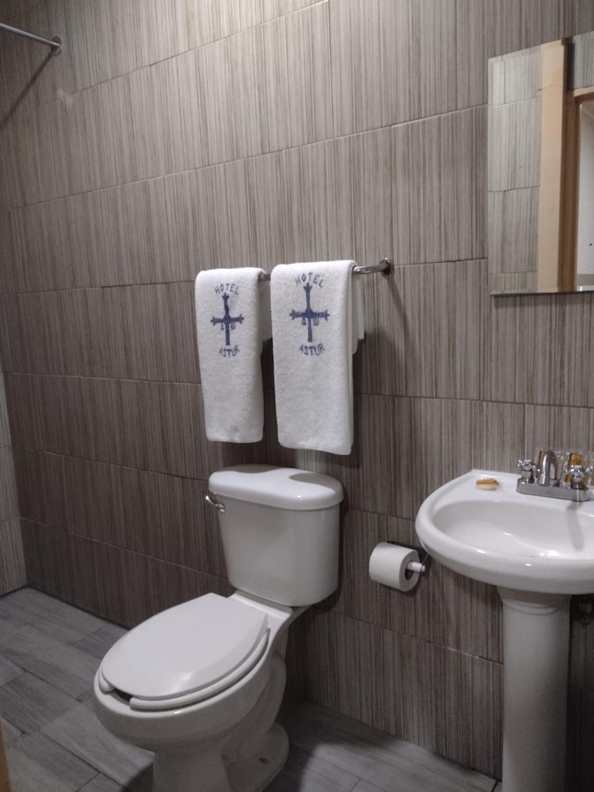 Hotel Astur (Adults Only) 과달라하라 외부 사진