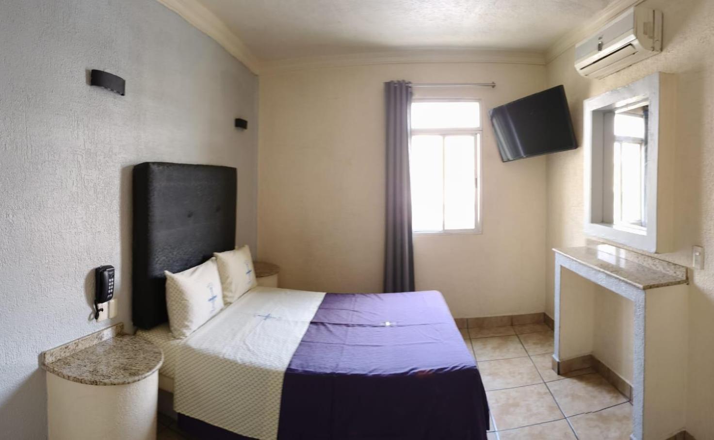 Hotel Astur (Adults Only) 과달라하라 외부 사진