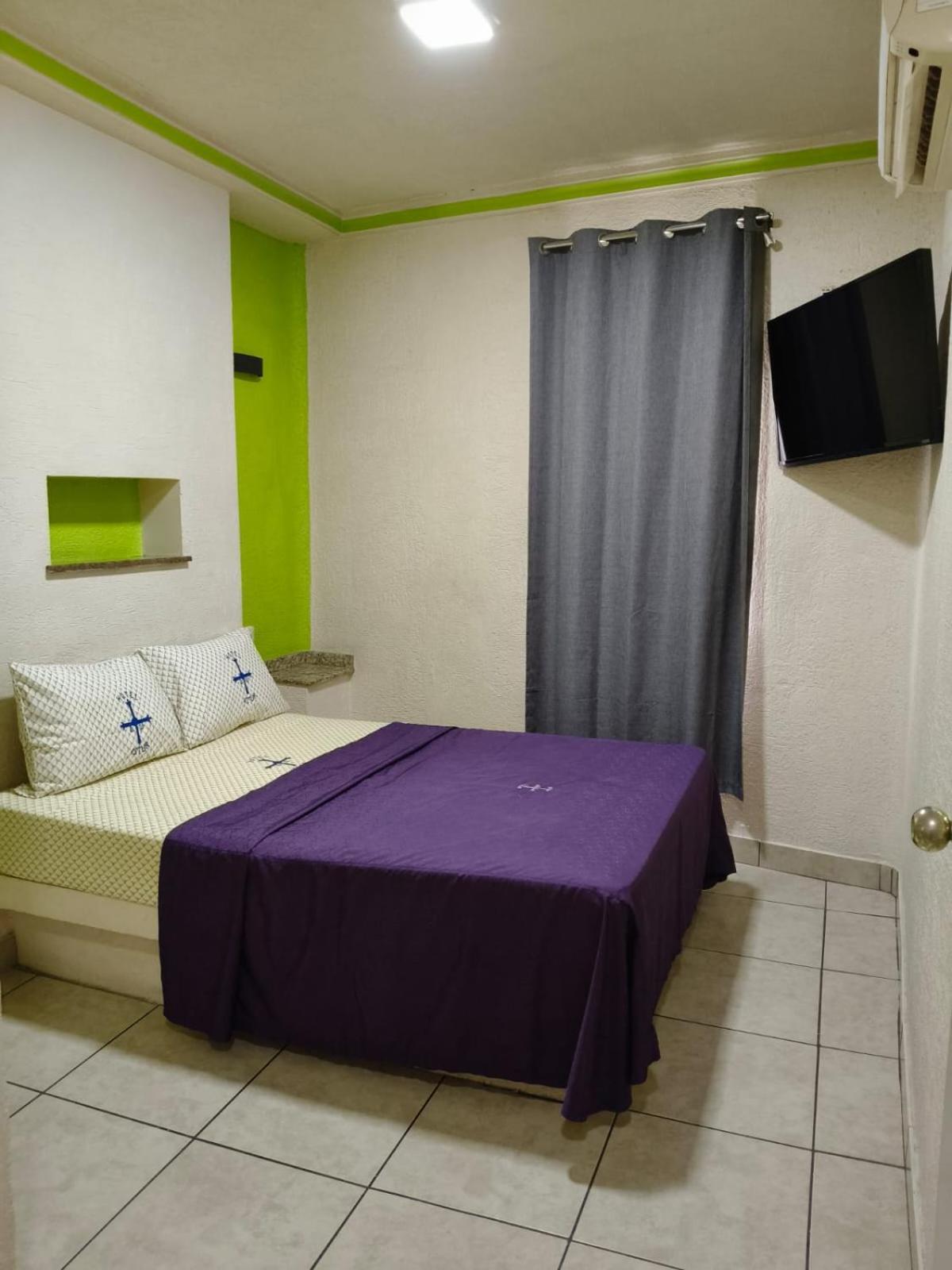 Hotel Astur (Adults Only) 과달라하라 외부 사진