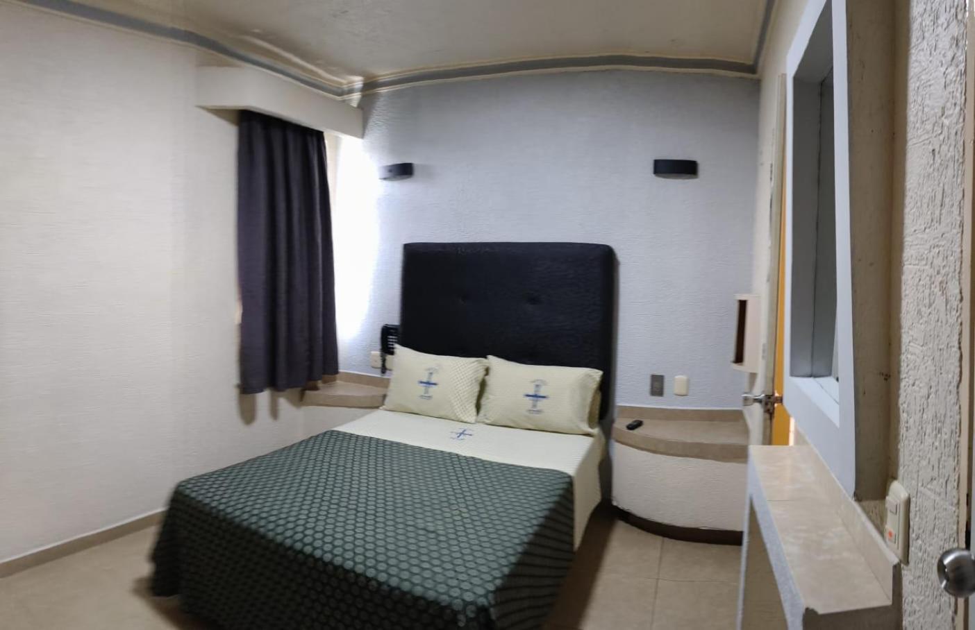 Hotel Astur (Adults Only) 과달라하라 외부 사진