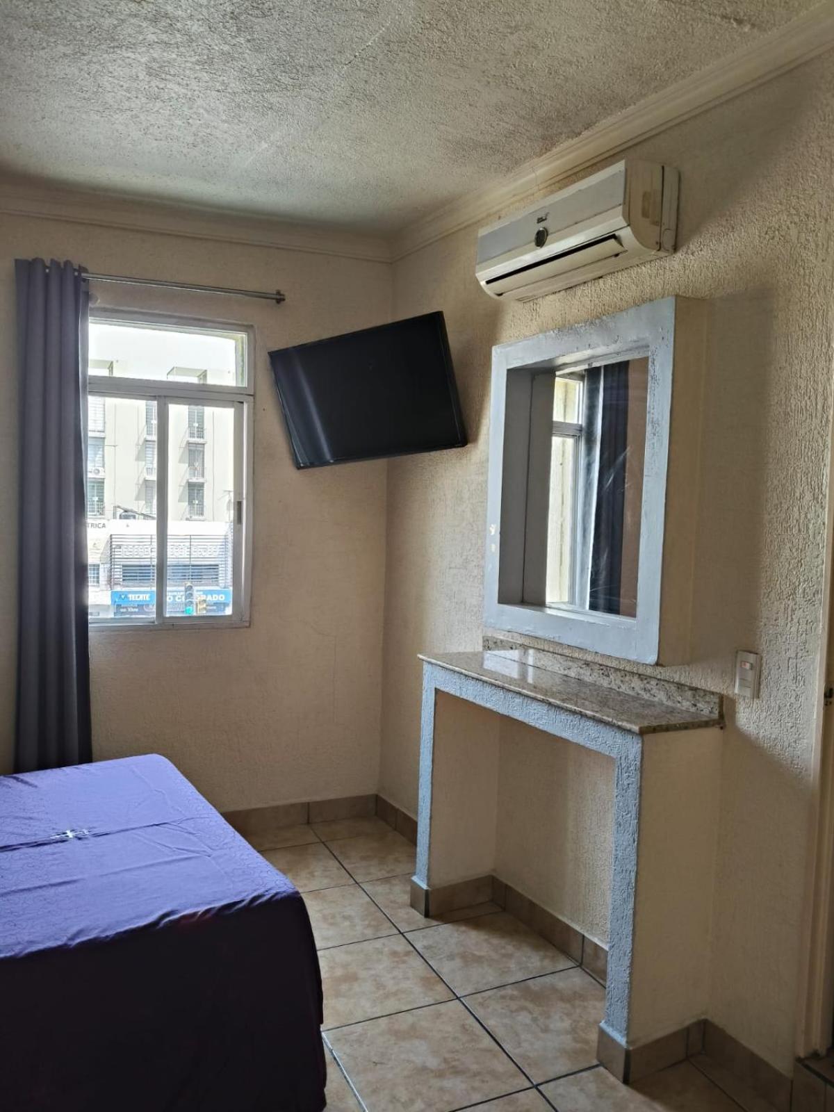 Hotel Astur (Adults Only) 과달라하라 외부 사진