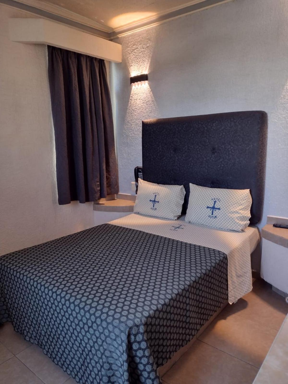 Hotel Astur (Adults Only) 과달라하라 외부 사진